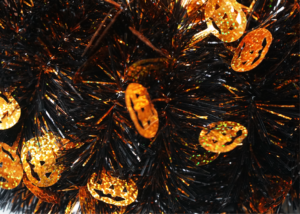 Halloween Wreath-Madder Wreath-Halloween Tinsels garland manufacturers插图1