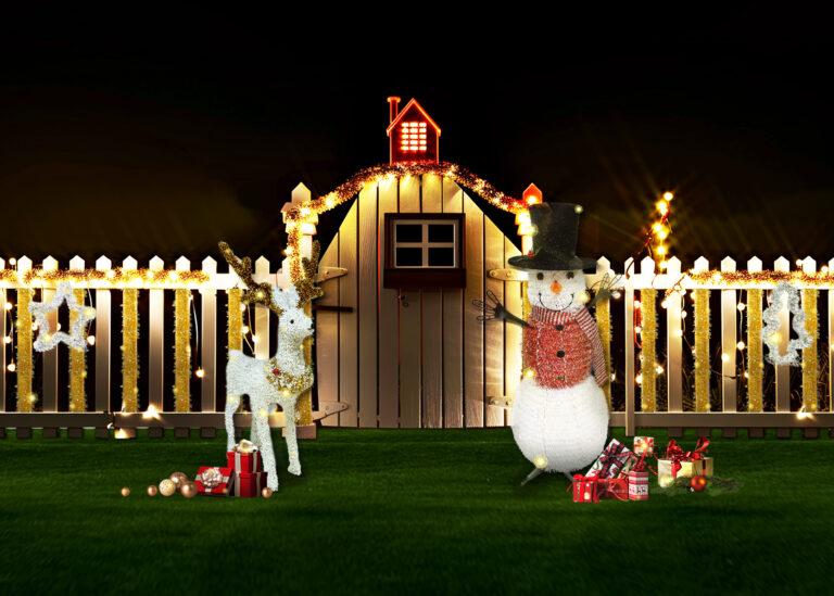 Creating the Perfect Christmas Party Atmosphere with Decorations缩略图