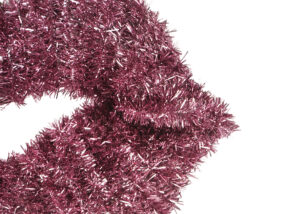 Red Tinsel Lips Wreath-Valentine’s Day tinsels garland-Red Lip Tinsel Garland插图4