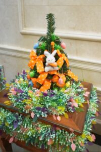 Easter table centerpiece-Varuotu Easter Pink Bunny Tree-Easter festival decoration插图
