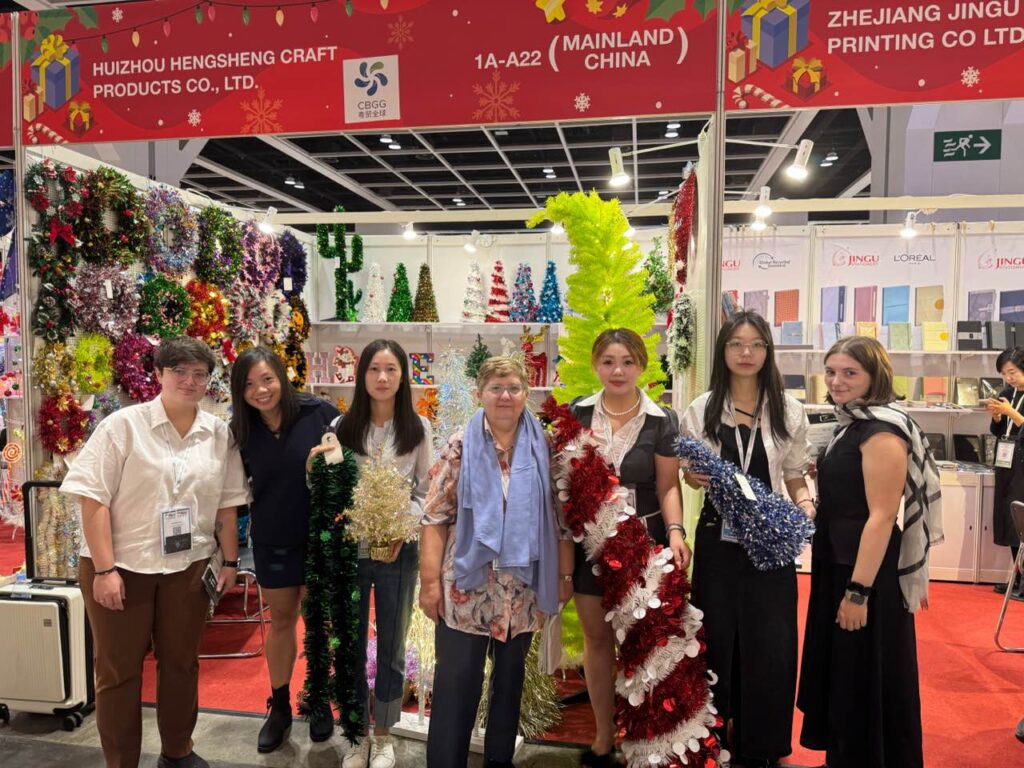 HSENLIFE: A Fateful Encounter at HK Exhibition, Co – building a Glorious Global Christmas Home Dream缩略图