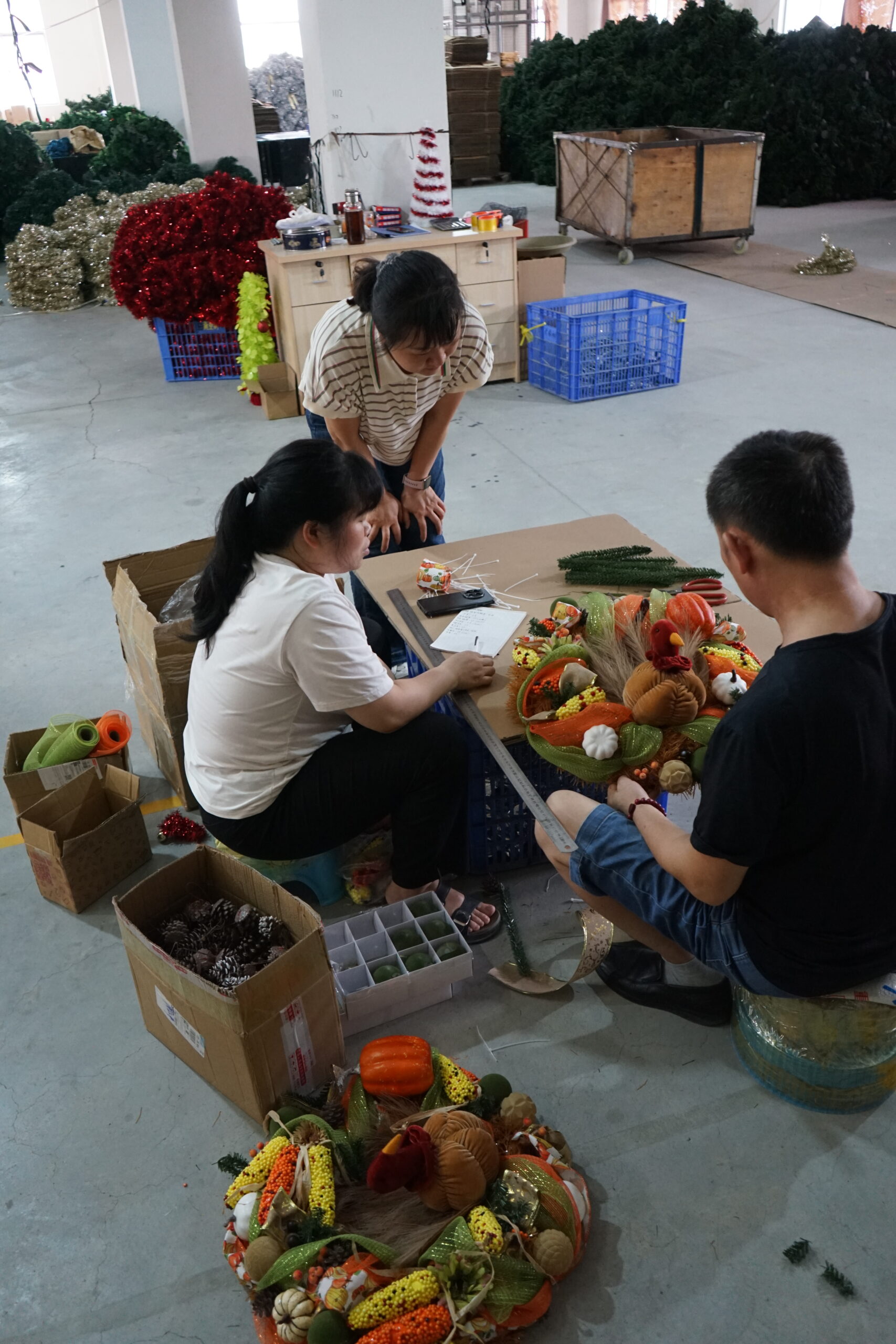 Tinsels-wreaths-Factory