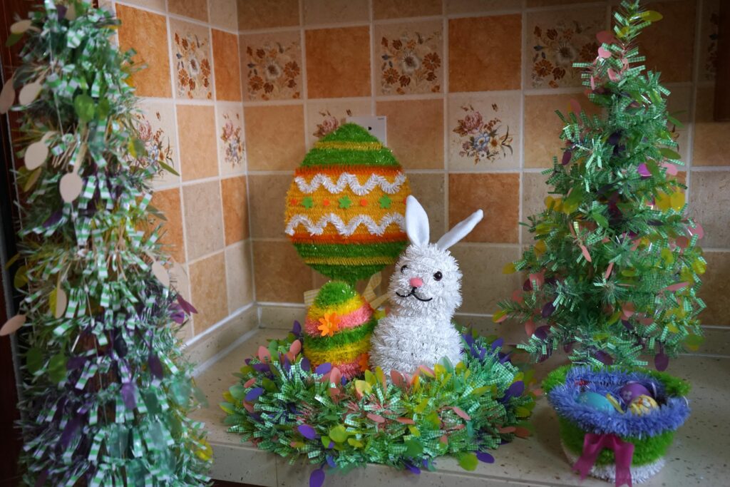 Easter Home Decor Ideas for Spring Retail Displays and Beautiful Living Spaces缩略图
